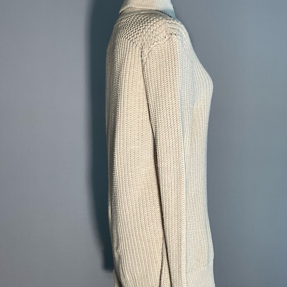 Banana Republic Men’s Ivory Knit Sweater with Brown Buttons and Turn Down Collar - Picture 8 of 15